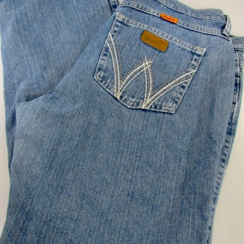 Wrangler Cool Vantage‎ FR Straight Distressed Wash Blue Jeans